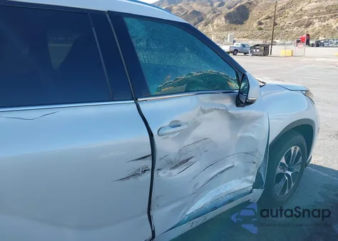 2020 Toyota Highlander Xle из США, поврежденный, VIN 5TDHZRAH0LS015746